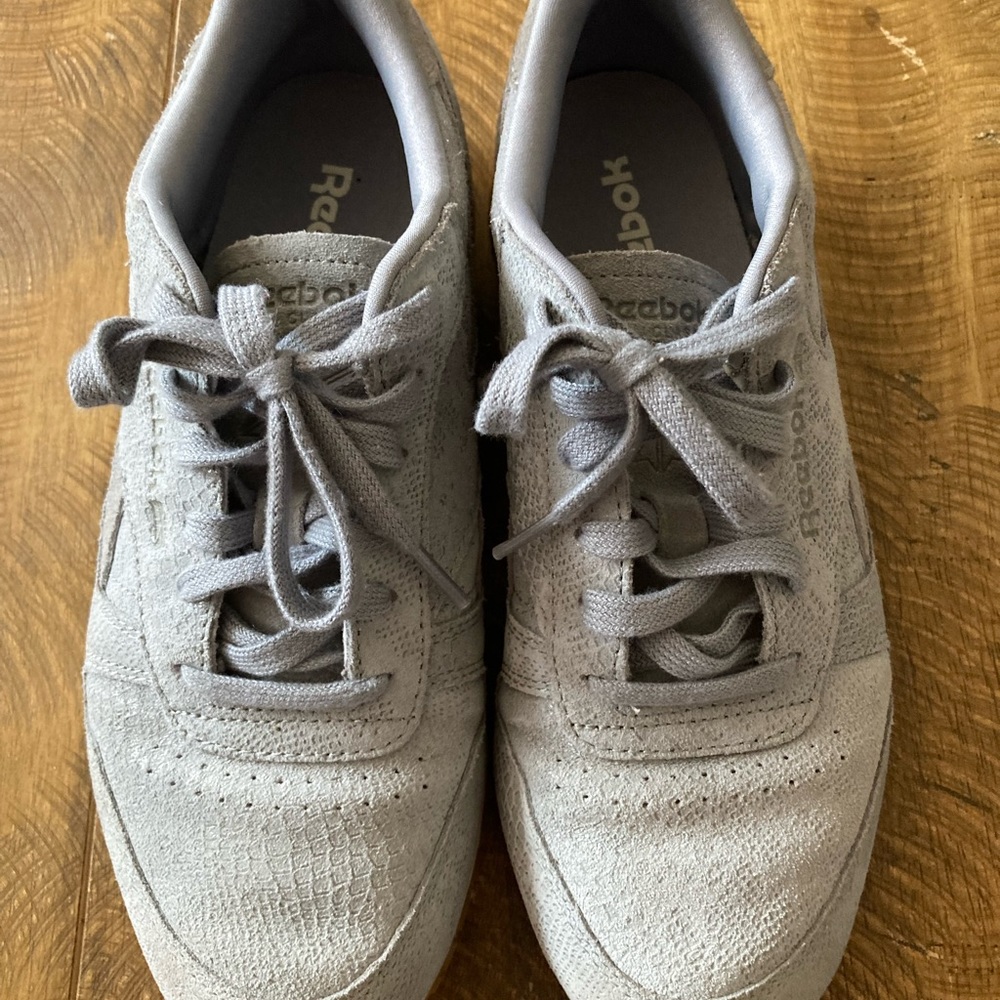 Reebok grey snake print sneakers 7.5